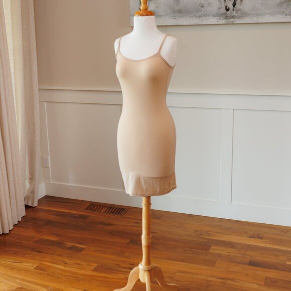 Skims - Picture 6 of 9